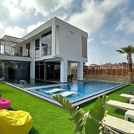 Premium With Sea And Ozone Pool, Garden 5* Serik